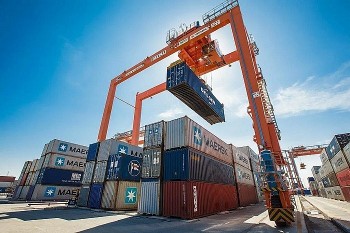 Khung giá dịch vụ bốc dỡ container tại cảng biển được điều chỉnh từ ngày 15/2/2024