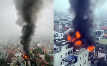 Hà Nội: Cháy nhà ở Long Biên, khói lửa ngùn ngụt