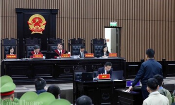 Xét xử vụ Việt Á: Nhiều người được triệu tập vắng mặt