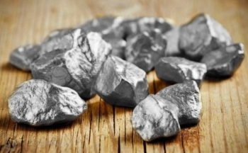 Giá kim loại quý tiếp tục trượt dốc