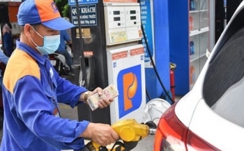 Vì sao giá xăng dầu trong nước chiều 4/1 đồng loạt giảm nhẹ?