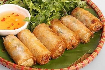 Mẹo rán nem giòn rụm cho ngày Tết