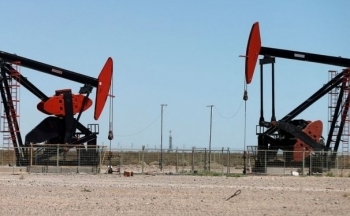 Giá xăng dầu hôm nay ngày 8/1/2024: Giá dầu thế giới nối dài chuỗi tăng