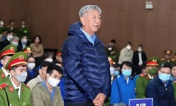 Người nhiều lần từ chối nhận