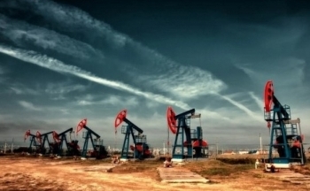 Thông tin trái chiều, giá dầu biến động đan xen