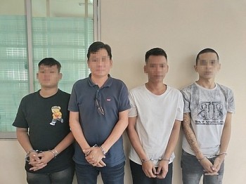 Bình Dương: Giải cứu một thanh niên bị bắt trói trên xe ô tô