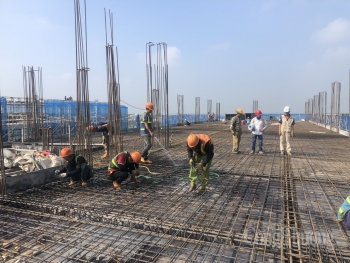 Giá thép hôm nay ngày 28/3/2024: Trên sàn giao dịch giảm; thị trường trong nước duy trì ổn định