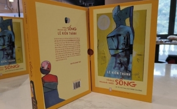 Đón Tết cổ truyền đọc sách “Những khoảnh khắc sống