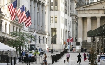 Các nhà sản xuất Hoa Kỳ giảm tốc độ đầu tư trong năm 2024