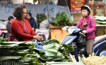 Chợ lá dong lâu đời nhất Hà Nội nhộn nhịp ngày cận Tết