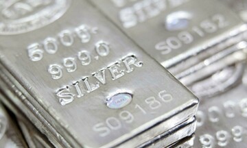 Sắc đỏ áp đảo trên thị trường kim loại