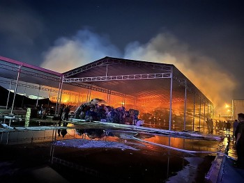 Tiền Giang: Cháy lớn tại khu công nghiệp Long Giang