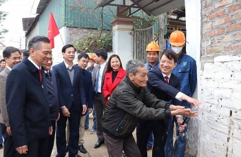 Dòng nước sạch đầu tiên vượt sông Hồng tới 