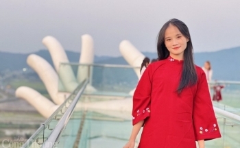 Nô nức check in ngôi chùa có cầu kính, bàn tay khổng lồ ở Thanh Hóa