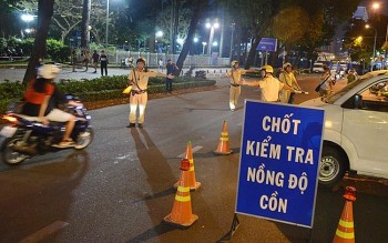 Mức xử phạt vi phạm nồng độ cồn đối với người điều khiển xe máy, ô tô năm 2024