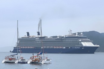 Tàu biển quốc tế đầu tiên 'xông đất' Nha Trang dịp Xuân Giáp Thìn