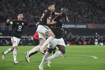 Kết quả bóng đá ngày 16/2: Milan đại thắng, Roma thoát thua