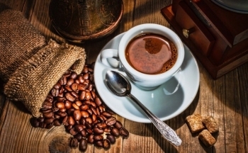 Giá cà phê mới nhất ngày 19/2/2024: Thị trường cà phê trong nước nối đà tăng cao lên mức 81.400 đồng/kg