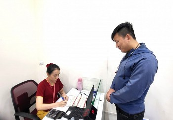 Nhà đầu tư “đi ngược số đông” chốt lời trong ngày vía Thần tài