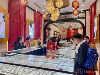 Giá vàng chiều nay 25/3/2024: Vàng SJC giảm 400.000 đồng/lượng phiên đầu tuần