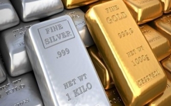 Nhóm kim loại phân hoá với sắc xanh đỏ đan xen