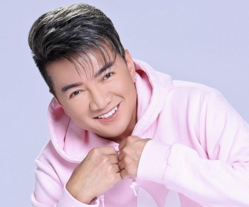 Mr Đàm ngã từ trên cao khi đang hát ở Mỹ, 2 liveshow