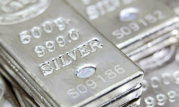 Kim loại quý gặp áp lực từ biên bản họp lãi suất của FED