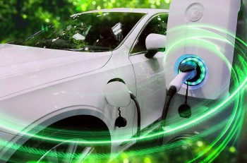 Vì sao các hãng ô tô điều chỉnh chiến lược xe điện?