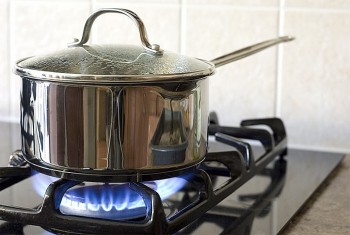 Mối nguy hại tiềm ẩn từ những chiếc bếp gas