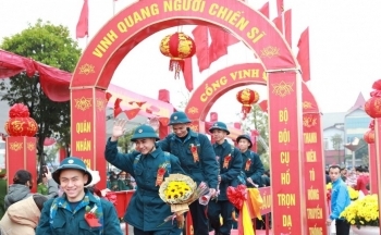 Hà Nội: Thanh niên hăng hái lên đường nhập ngũ
