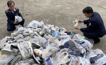 Hải Dương: Phát hiện, thu giữ 300 đôi giày giả mạo nhãn hiệu