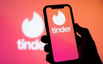 Hà Nội: Tin 'bác sĩ' trên Tinder, một phụ nữ bị lừa hơn 5,4 tỷ đồng