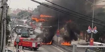 Nghệ An: Cháy bảng điện tử cổng chào trên Quốc lộ 1A