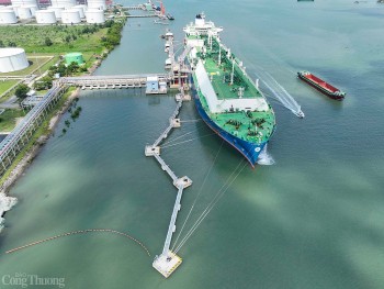[Ảnh] Chuyến tàu nhập khẩu LNG đầu tiên: Bài học Nhật Bản 1969 và khát vọng tự chủ năng lượng Việt Nam