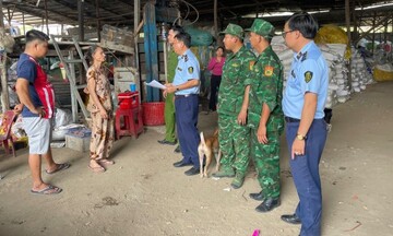 An Giang: Phát hiện 37,5 tấn túi nhựa PP không rõ nguồn gốc