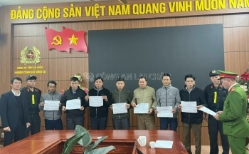Lai Châu: Bắt giữ 7 đối tượng khai thác vàng trái phép