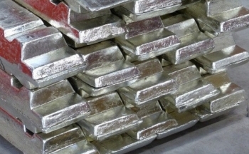 Sắc xanh chiếm ưu thế trên bảng giá kim loại, giá quặng sắt lao dốc