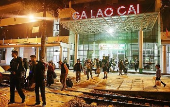 Đường sắt tăng thêm tàu tuyến Hà Nội - Lào Cai phục vụ khách du lịch Sapa