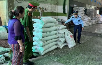 Long An: Xử phạt hộ kinh doanh nhập lậu hơn 5 tấn đường cát