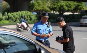 Hà Nội: Thu hồi phù hiệu hơn 1.100 phương tiện vận tải vi phạm tốc độ