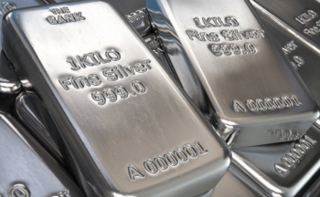 Giá bạc tăng cao nhờ sức nóng từ thị trường kim loại quý