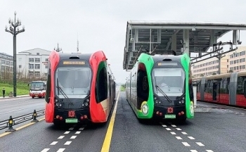 Đề xuất đầu tư 3 tuyến tàu điện không ray tại Hà Nội liệu có khả thi?