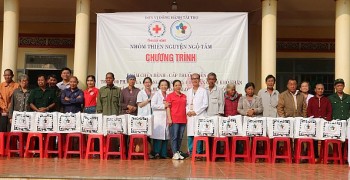Đắk Nông: Khám bệnh miễn phí, tặng quà cho người dân xã Quảng Sơn