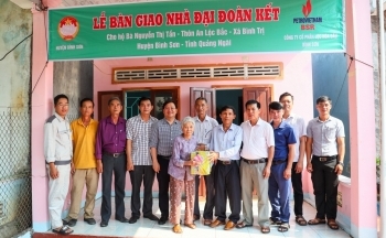 BSR bàn giao nhà Đại đoàn kết nhân dịp kỷ niệm Ngày Giải phóng miền Nam, thống nhất đất nước