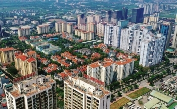 Hà Nội: Giá chung cư bị đẩy cao chót vót, giấc mơ an cư của người trẻ ngày càng xa vời