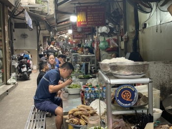 Hà Nội: Độc đáo ẩm thực ở ngõ chợ Đồng Xuân