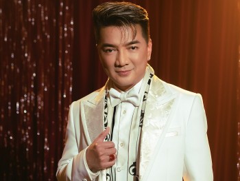 Sau vụ cài huy hiệu lạ gây xôn xao, Đàm Vĩnh Hưng bất ngờ gửi lời xin lỗi