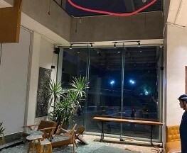 Vụ bác sĩ hôn mê vì bị kính rơi: The Coffee House nói gì?