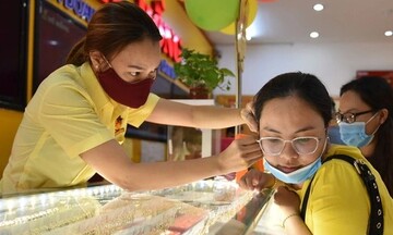 Giá vàng tăng điên cuồng, nhiều người lãi lớn sau 1 tháng mua vàng đầu tư