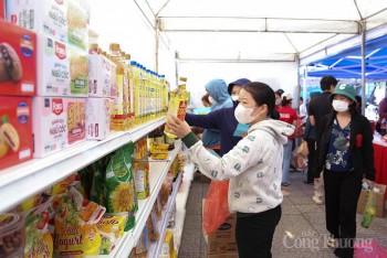Đà Nẵng: Công nhân được mua hàng 0 đồng, khám bệnh miễn phí